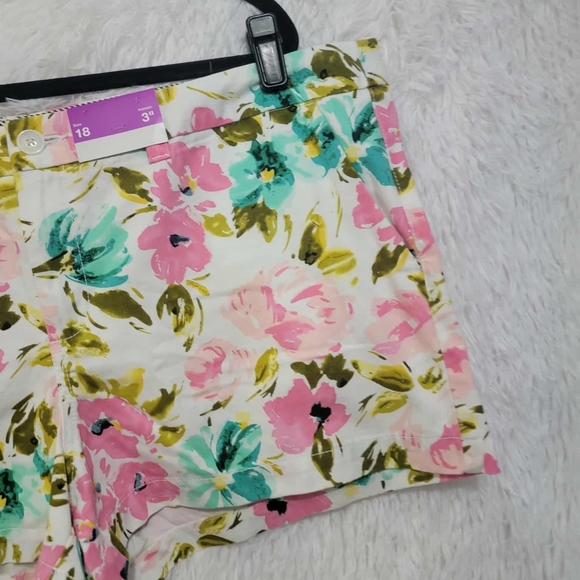 Merona Bermudas Floral Women's Shorts - Pink, Green, Blue Womens Size 18 - Picture 2 of 11